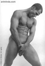 almownude.webp