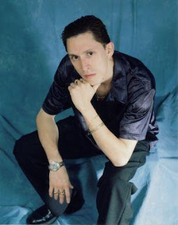 719446266_l.jpg
